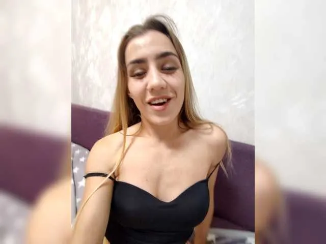 mia_skys – webcam model profile photo Image 2