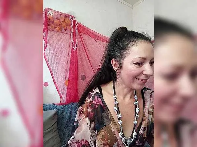 Naughty-Mailey – webcam model profile photo Image 18