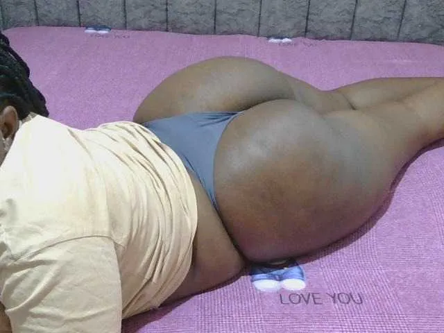 EditaMilf – webcam model profile photo Image 3