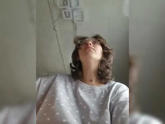 millemimi – webcam model profile photo Image 5