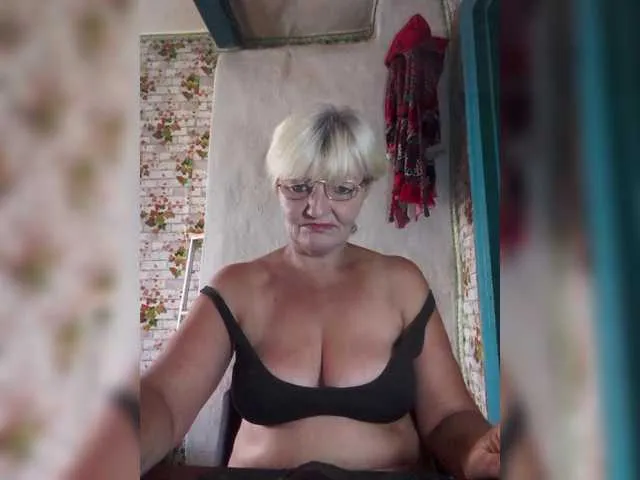 glossybabe_ – webcam model profile photo Image 15