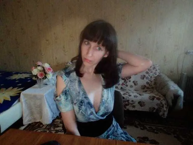 Laranya – webcam model profile photo Image 4
