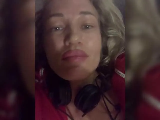 Sonya-Love – webcam model profile photo Image 5