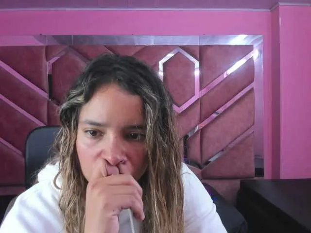 OliviaFox – webcam model profile photo