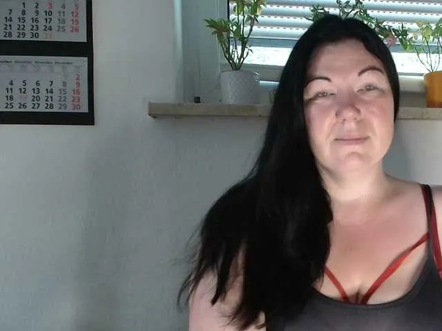 MinniMia – webcam model profile photo Image 12