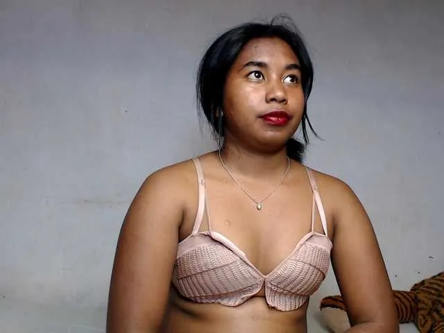 xunybany – webcam model profile photo Image 5