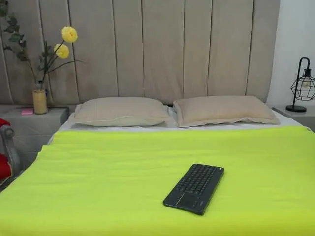 WhoreRobot – webcam model profile photo Image 5