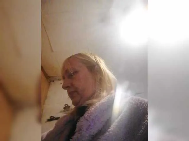 MiaTonyy – webcam model profile photo Image 8