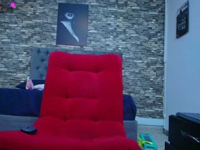 soffy-and-boss – webcam model profile photo Image 14