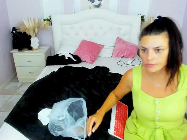 Princess-Dia – webcam model profile photo Image 16