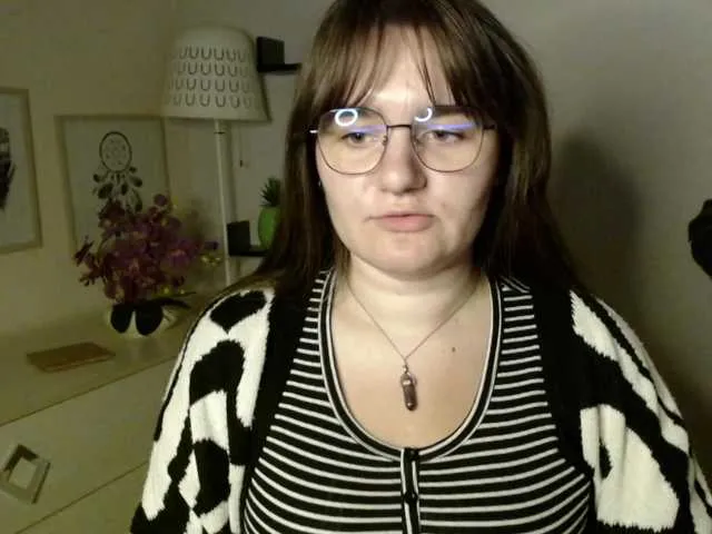 xunybany – webcam model profile photo Image 12