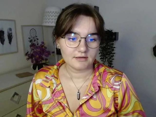 xunybany – webcam model profile photo Image 13