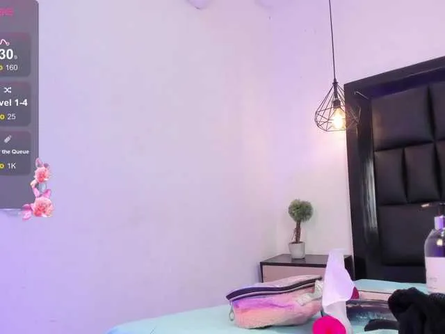 Petite-esther Image 5