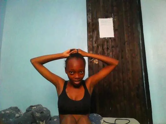 mafee_saenz – webcam model profile photo Image 2