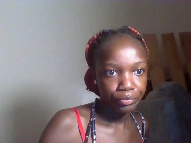 Pinkypetite – webcam model profile photo