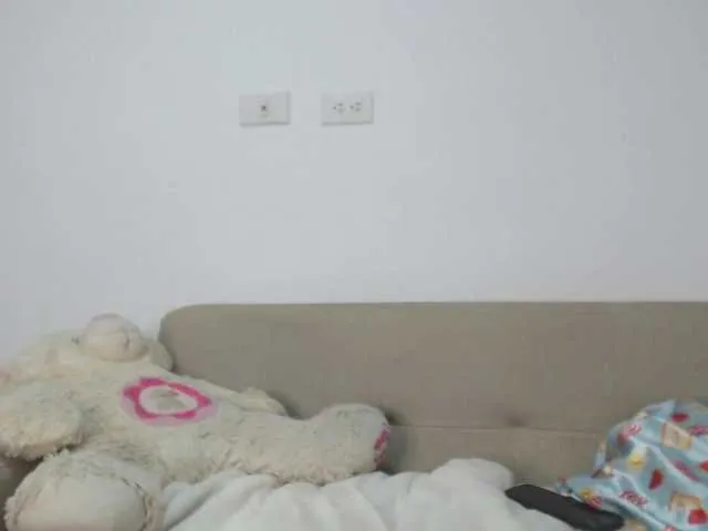 korinaluvv – webcam model profile photo Image 2