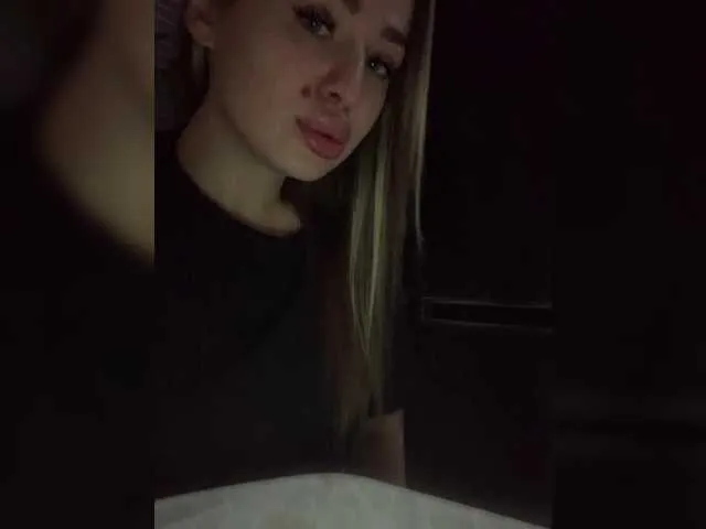 WhoreRobot – webcam model profile photo Image 18