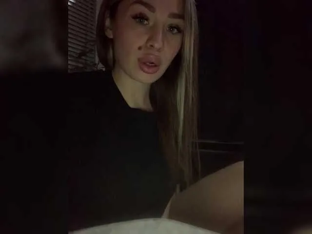 WhoreRobot – webcam model profile photo Image 19