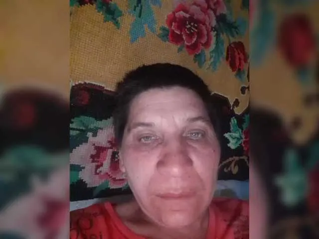 PollyMILF-By – webcam model profile photo