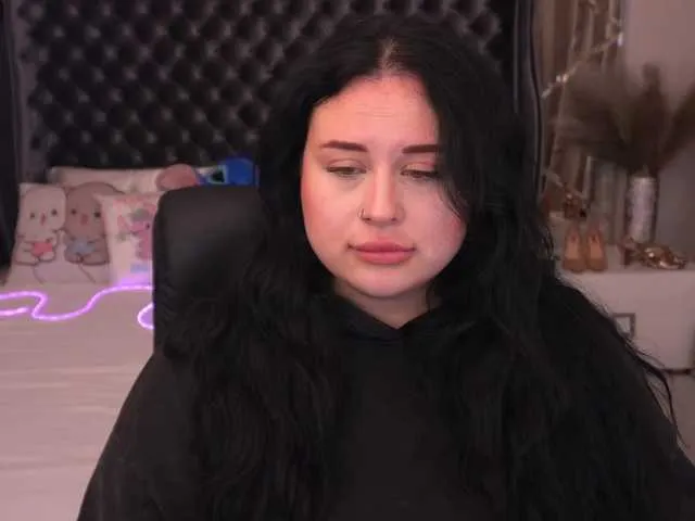 LinaTwins – webcam model profile photo Image 2