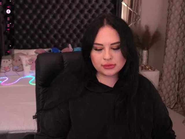 LinaTwins – webcam model profile photo Image 4