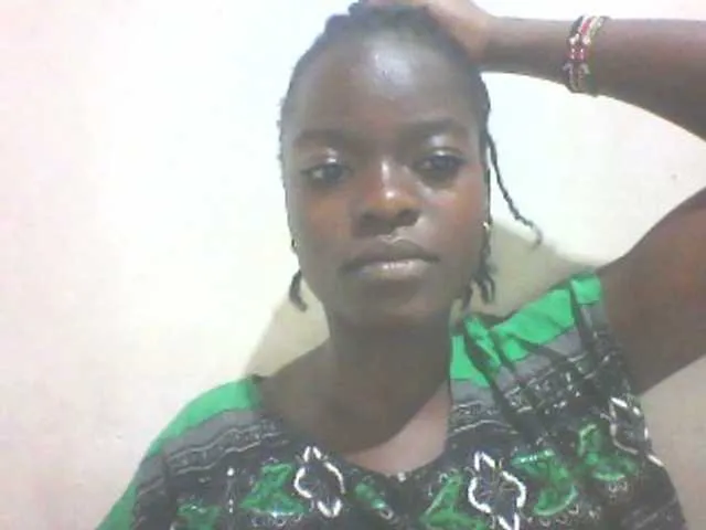 Likachkaa – webcam model profile photo Image 5