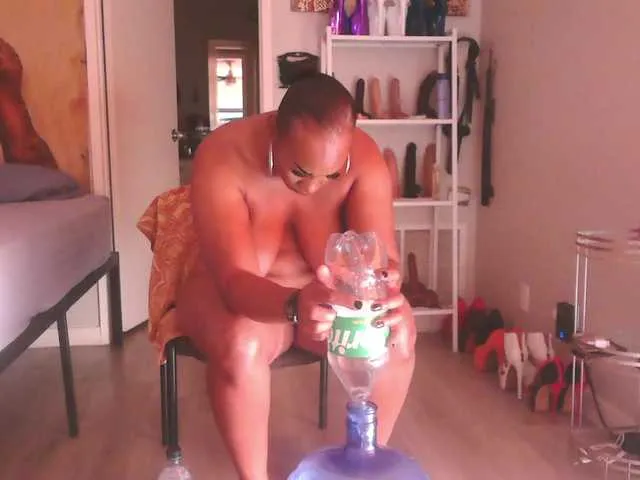 QueenAnitaDix Image 18