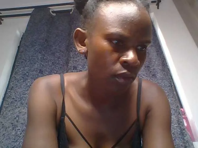 mayadashaaa – webcam model profile photo Image 3