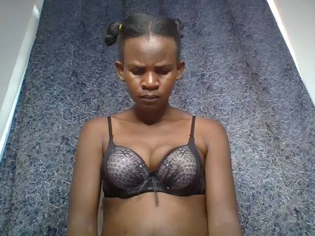 mayadashaaa – webcam model profile photo Image 4