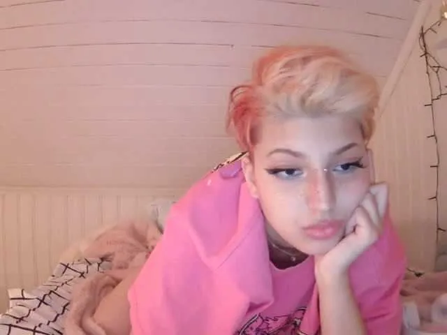 to4ka-gi – webcam model profile photo Image 2