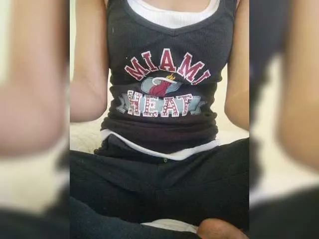 classynikki – webcam model profile photo Image 15