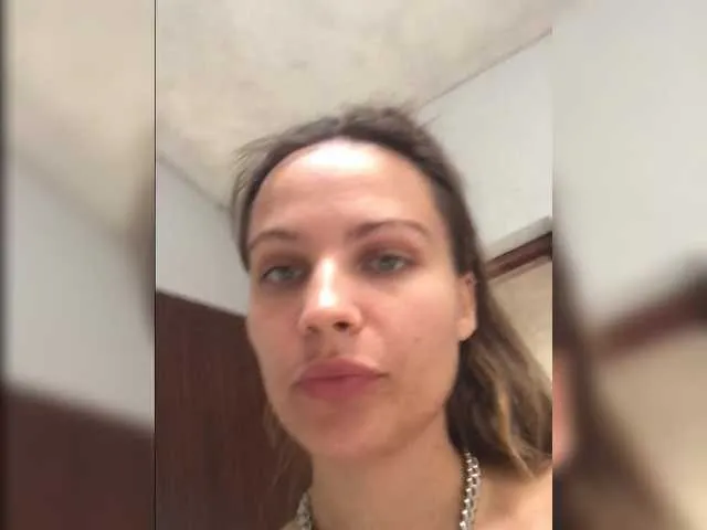 REALMEANTINA – webcam model profile photo