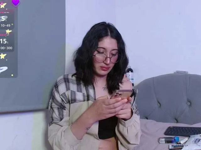 molochnaya000 – webcam model profile photo Image 8