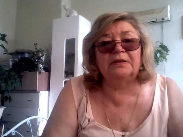 shayna_cute – webcam model profile photo Image 7