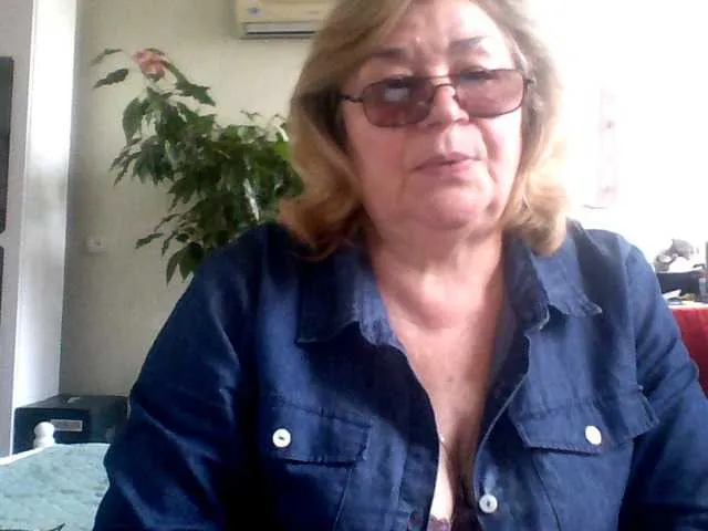 shayna_cute – webcam model profile photo Image 8