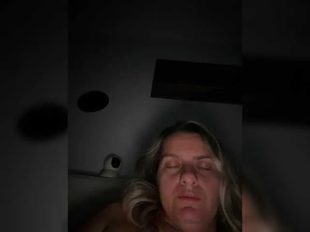 BloomJuliette – webcam model profile photo Image 13