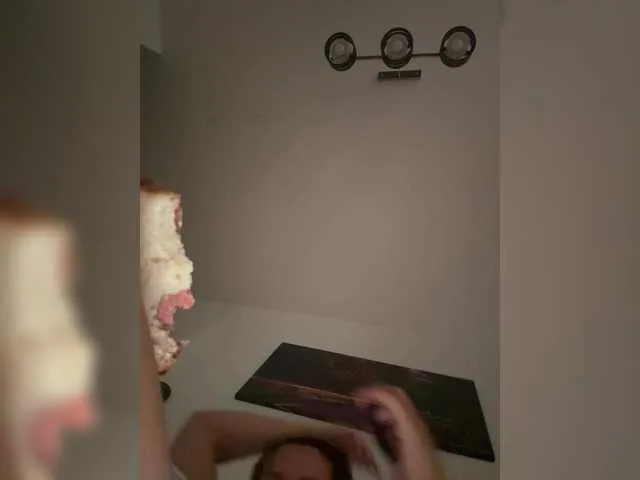 BloomJuliette – webcam model profile photo Image 4