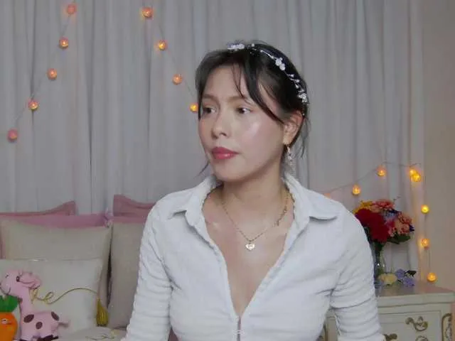 Amoramias – webcam model profile photo Image 9