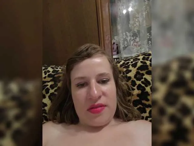 millemimi – webcam model profile photo Image 4