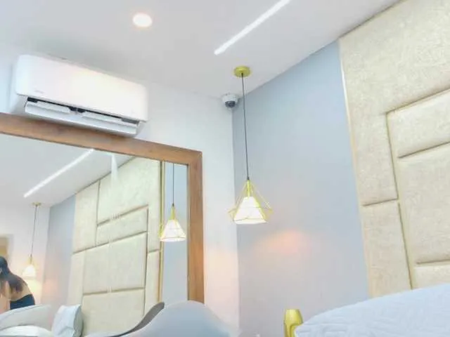 MaddieBryggs – webcam model profile photo Image 11