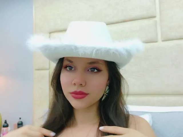 MaddieBryggs – webcam model profile photo Image 8