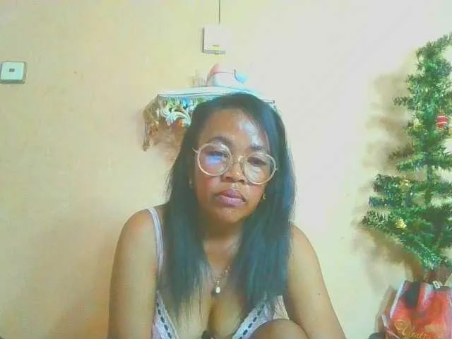 Rveronique – webcam model profile photo