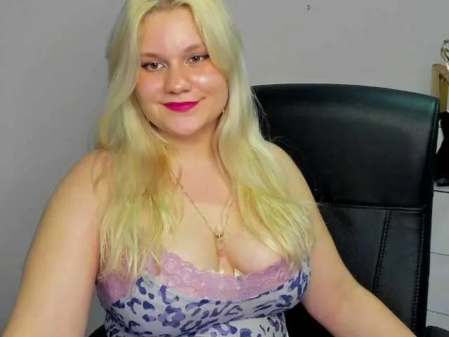 glossybabe_ – webcam model profile photo Image 10
