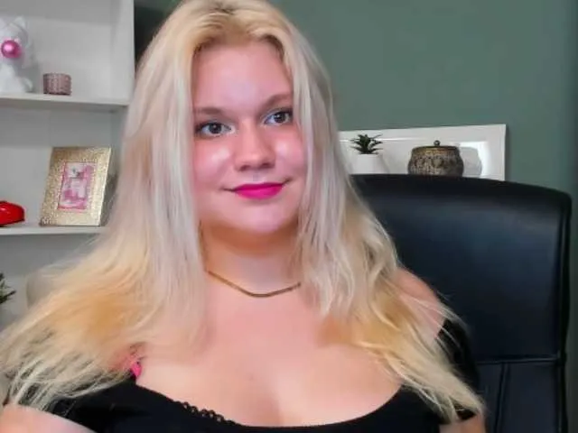 glossybabe_ – webcam model profile photo Image 6