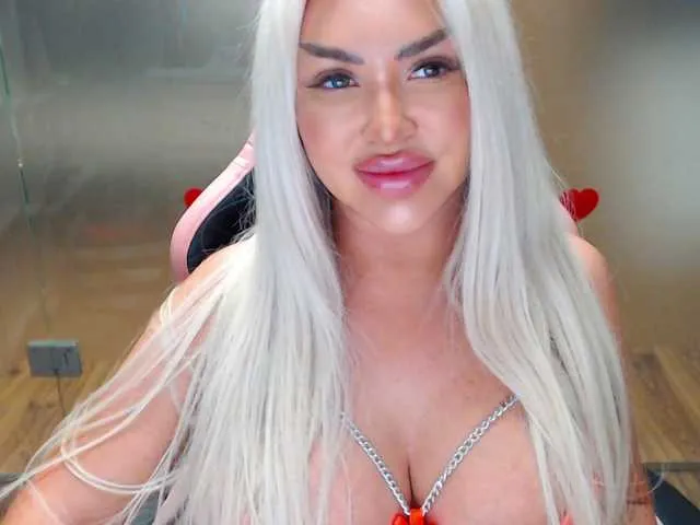 OrgazMia – webcam model profile photo Image 17