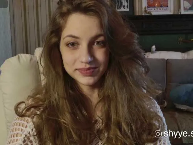 SarahSupershy Image 7