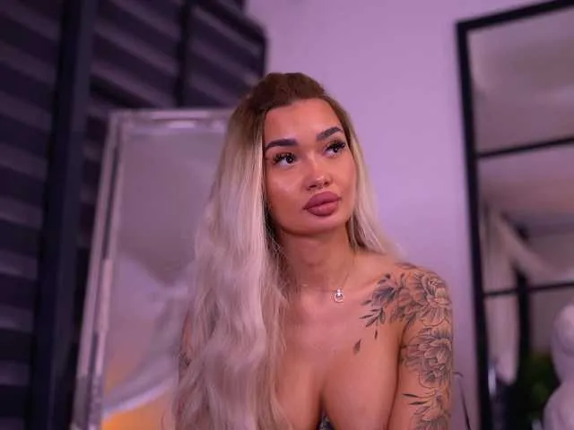 AlexisGrays – webcam model profile photo Image 11