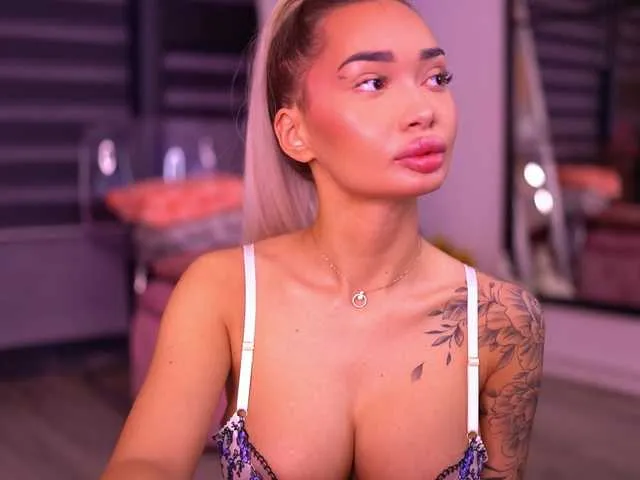 AlexisGrays – webcam model profile photo Image 4