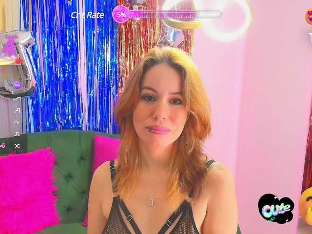 MinniMia – webcam model profile photo Image 2