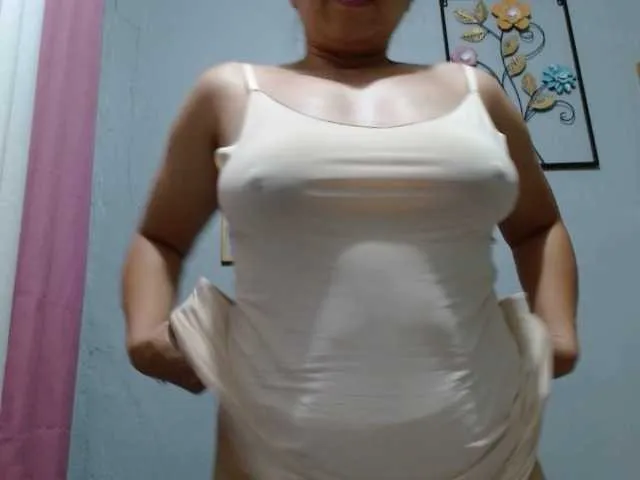 annybecca – webcam model profile photo Image 8